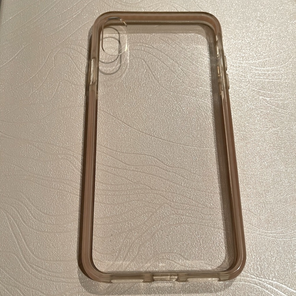 Clear XS Max case - pale pink bumper